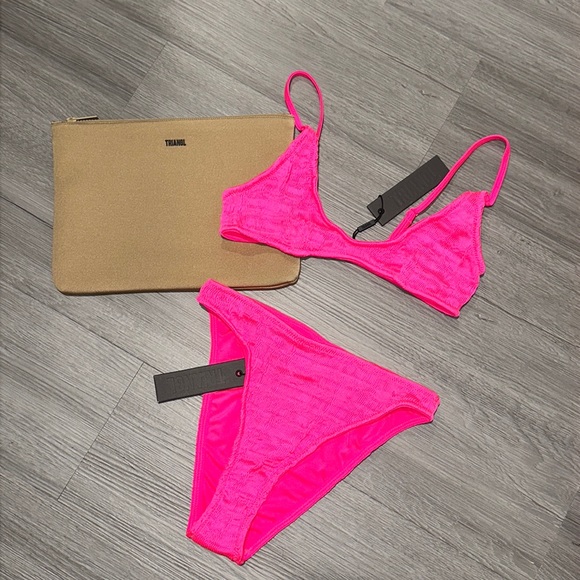 Hot pink thread swimsuit set with bonus bag. - Picture 3 of 12